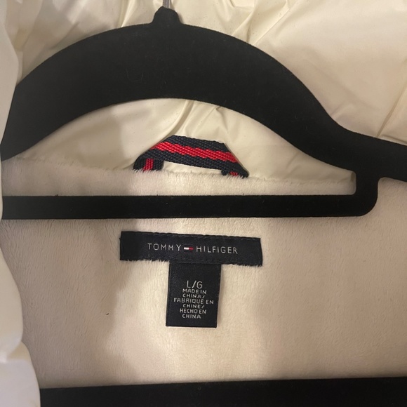 Tommy Hilfiger - Picture 3 of 3